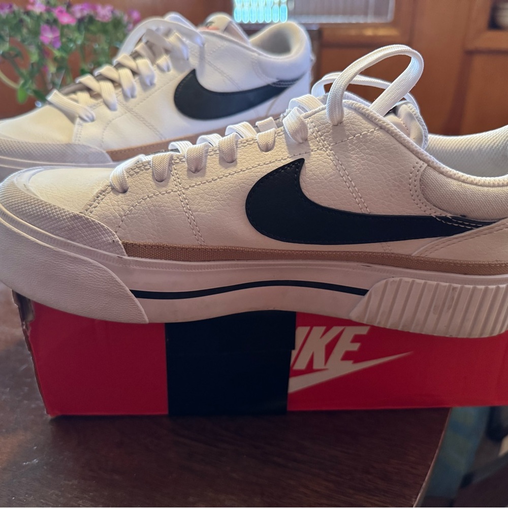 Nike Court Legacy Lift